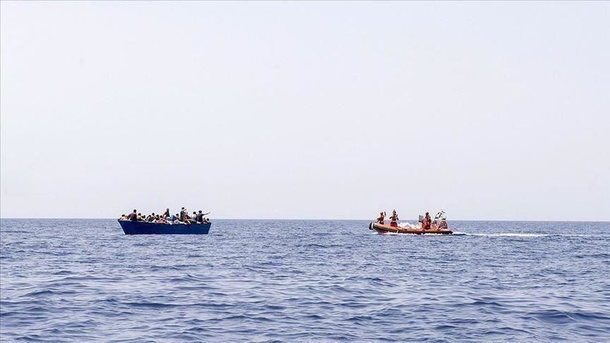 اصطدام قارب يوناني بزورق يقل مهاجرين في "إيجه"