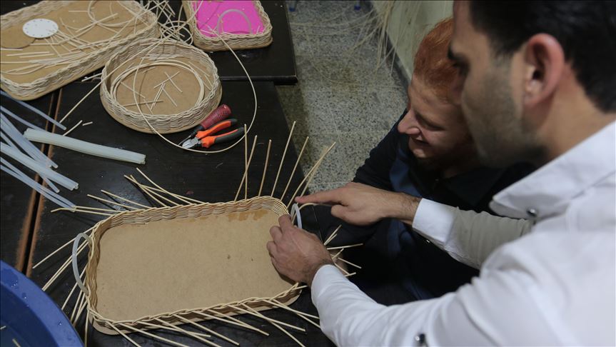 افتتاح معرض للمنتجات اليدوية للمكفوفين في إدلب السورية