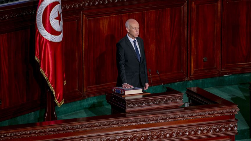 الرئيس التونسي: مرافق الدولة يجب أن تبقى خارج حسابات السياسة