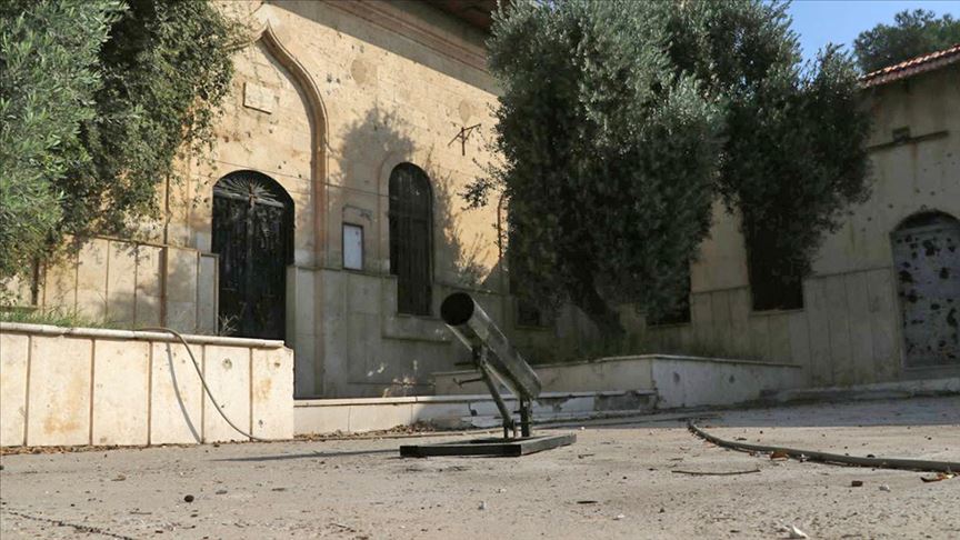YPG/PKK kiliseden hem Türkiye'yi hem papazın evini vurdu