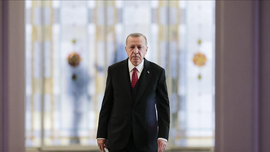 Presidente de Turquía acusa a editor en jefe y reportero de revista