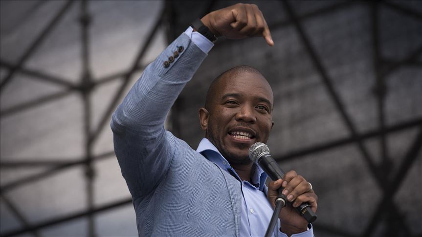 South Africa: Black leaders quitting main opposition