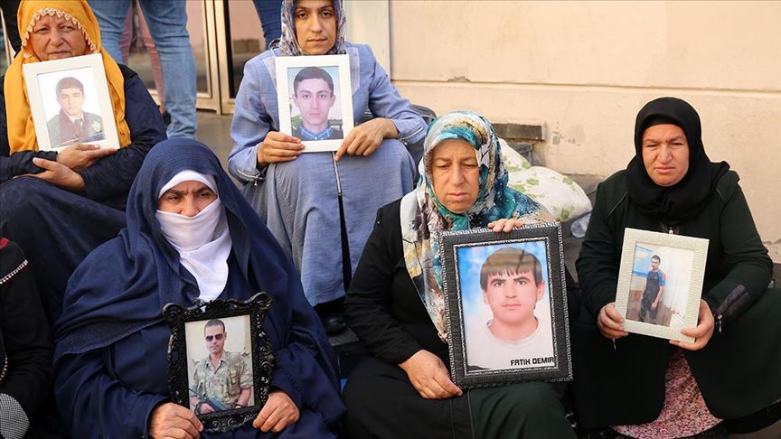 Diyarbakır annelerinden Demir: Oğlumun gençliğini, hayallerini çaldılar