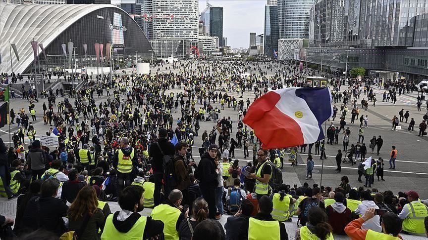 للأسبوع الـ50.. "السترات الصفراء" يتظاهرون في شوارع فرنسا