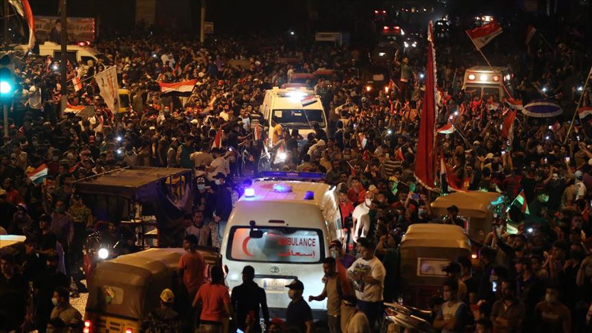 Bağdat'ta Tahrir Meydanı'ndan 'hükümet istifa' sesleri yükseliyor