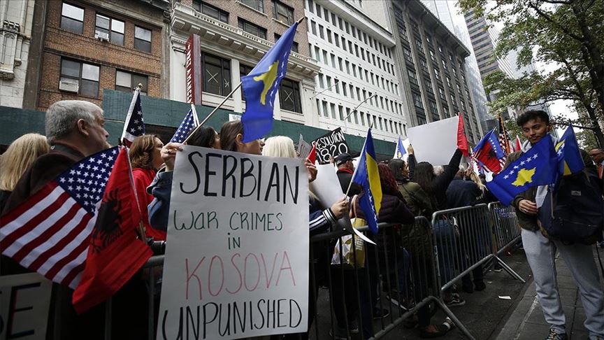 Protest u New Yorku: Upućen poziv vlastima u Srbiji da procesuira zločince iz 90-ih godina 