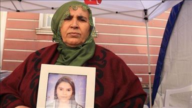 "Zarokên me ji me dizîn û şandin çiyê"