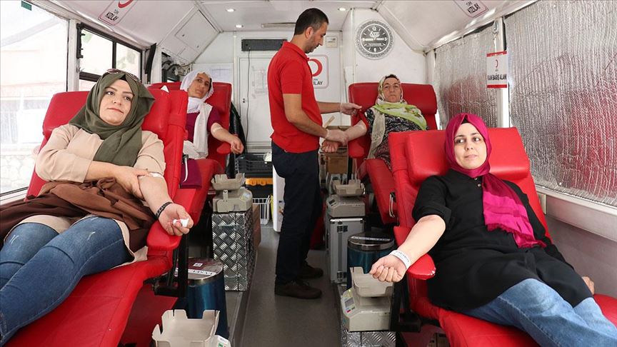 Diyarbakır'da 'Analar kan veriyor cana can katıyor'
