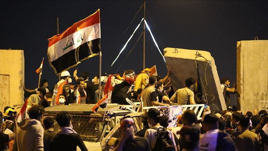 العراق.. السيستاني يدعو لعدم "استغلال" اسمه في الاحتجاجات