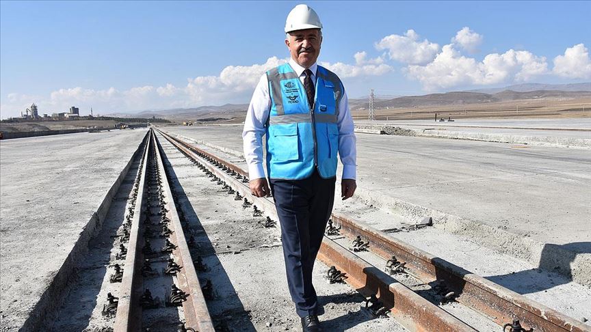 Bakü-Tiflis-Kars demir yolu hem kıtaları hem rayları birleştirdi