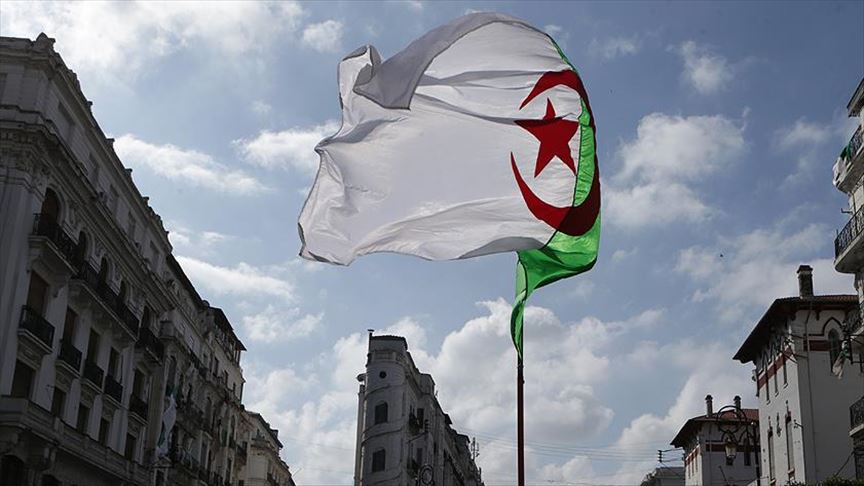 Cezayir'de cumhurbaşkanlığı seçimi adayları açıklandı