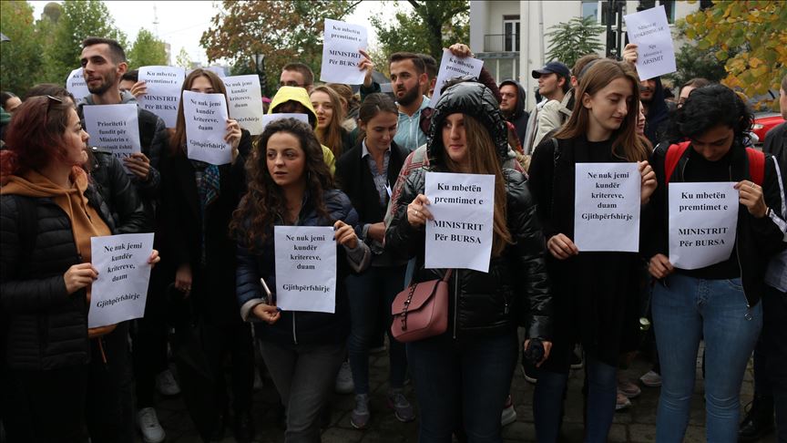 Priština: Protest studenata zbog uskraćivanja stipendija 
