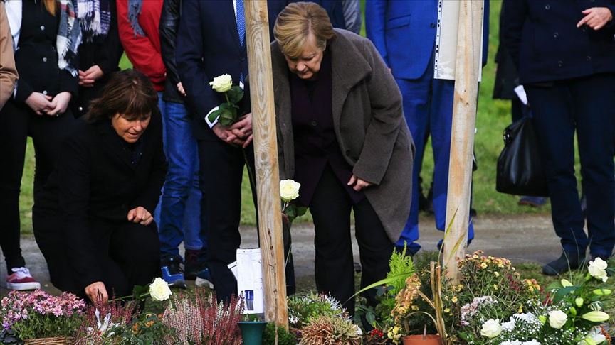 Merkel'den NSU kurbanları anıt parkına ziyaret