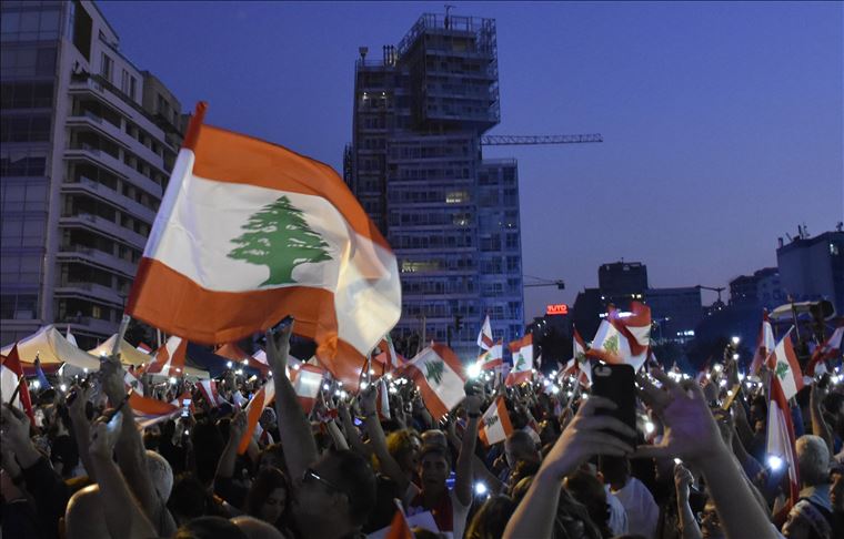Lebanon: President's daughter backs protestors' demands
