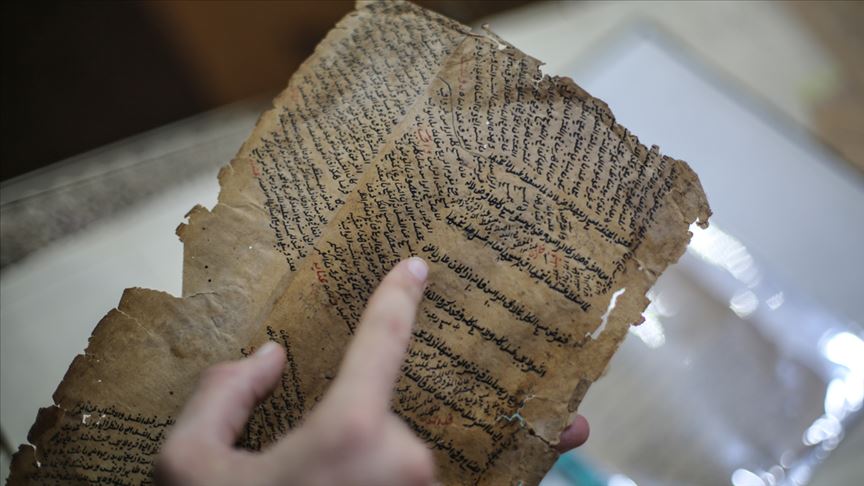 مخطوطات ومطبوعات.. "ثروة عثمانية" بحوزة فلسطيني (تقرير)