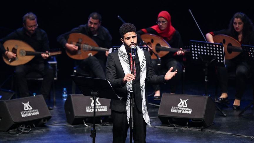 إسطنبول.. فلسطينيون من مخيّمات اللجوء ينشدون بـ"أغاني الأخوّة"