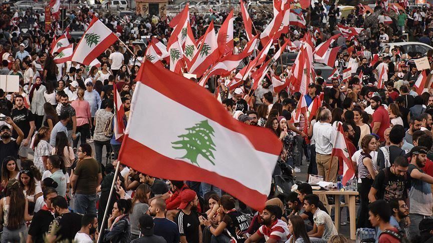 ادامه اعتراضات مسالمت‌آمیز در لبنان