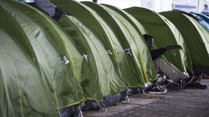 Paris'te düzensiz göçmenlerin barındığı kamplar tahliye edilecek