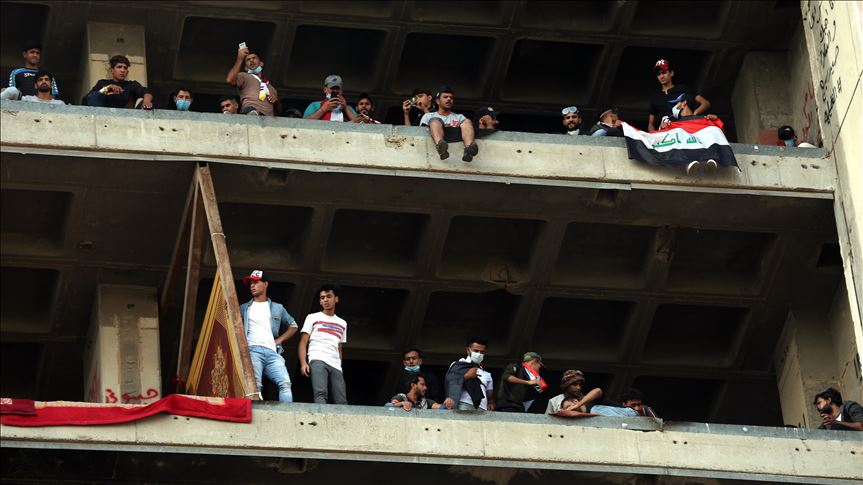 جسرا المنطقة الخضراء ببغداد.. خط فاصل بين المنتفضين والحكومة (تقرير)