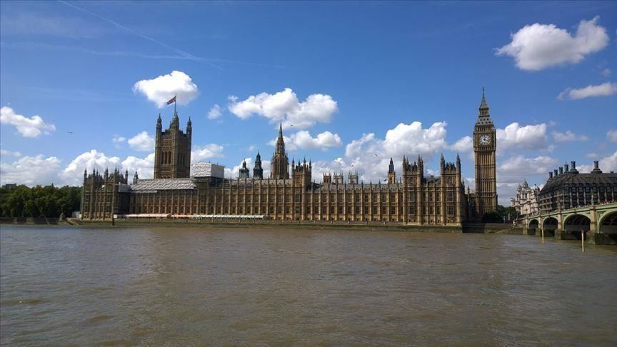 Распуштен Парламентот на Велика Британија