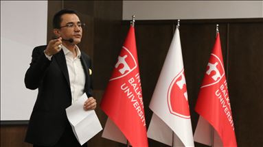 Mjeku Ender Saraç mbajti ligjëratë për jetë të shëndetshme në IBU