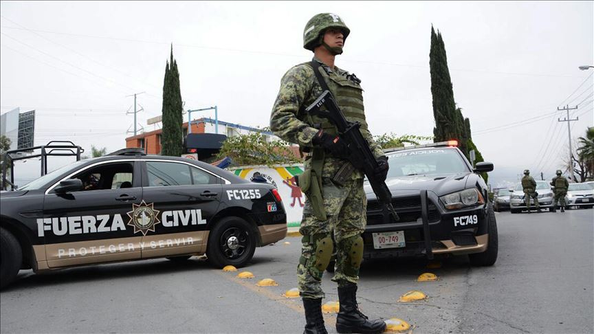 En México fueron hallados siete cadáveres en tres vehículos abandonados