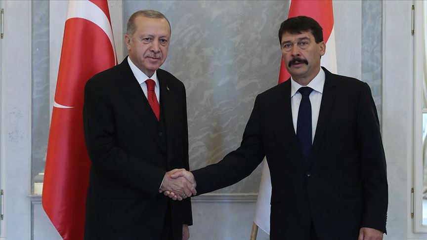 Cumhurbaşkanı Erdoğan Macaristan Cumhurbaşkanı Ader ile bir araya geldi