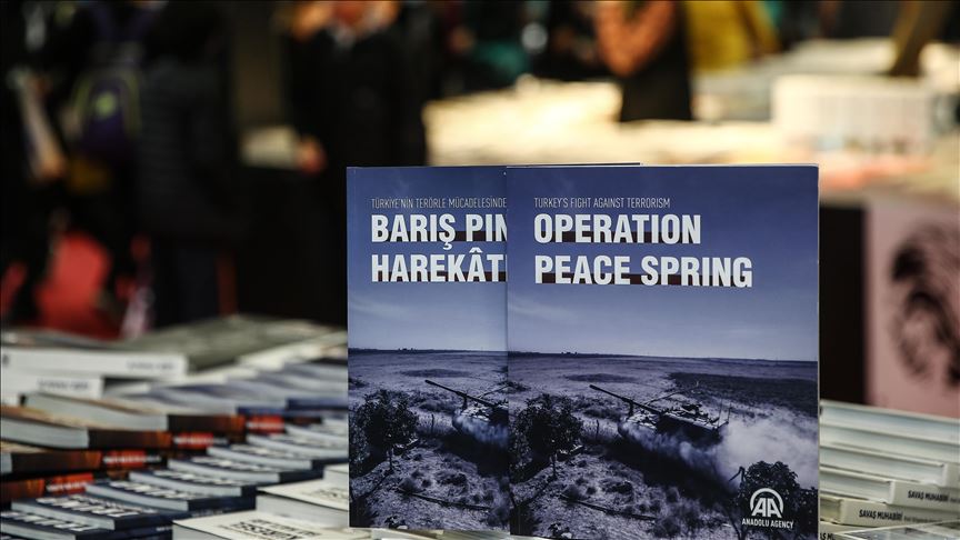 Libri i AA-së për operacionin "Burimi i Paqes" arrin në duart e lexuesve