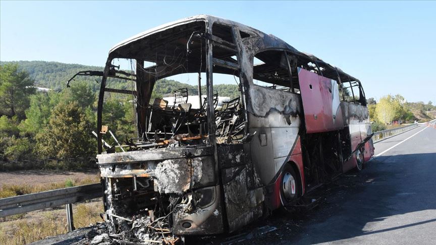 Antalya Da Seyir Halindeki Otobus Yandi
