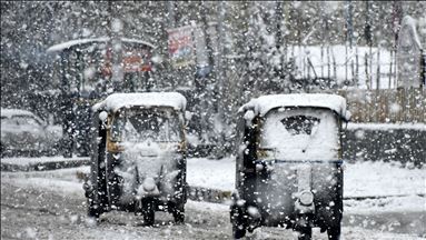 Heavy snowfall kills 7 people in Jammu and Kashmir