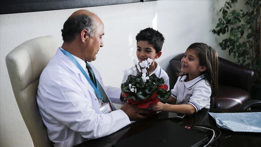 Losemili Akranlarina Harcliklariyla Destek Oldular