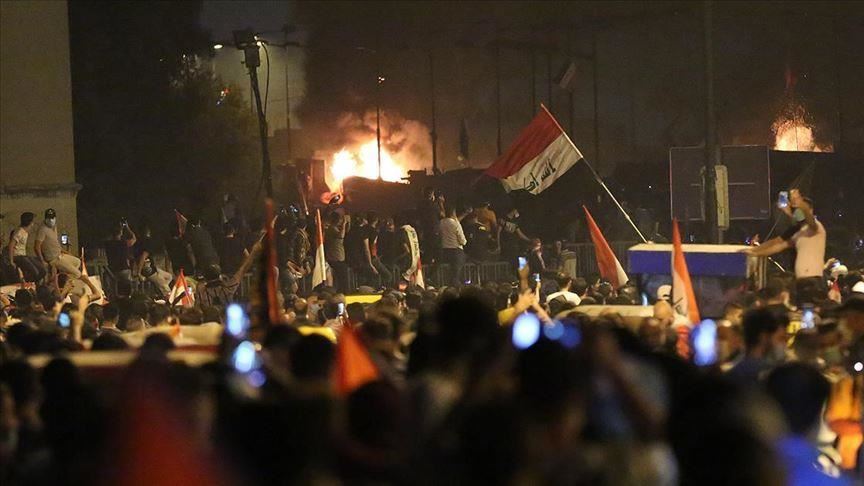 Iraqi forces kill 2 protesters in Basra