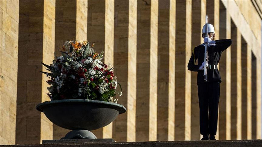 anitkabir 10 kasim torenine boyle