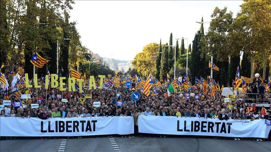 Catalan protests halt main route at Spain-France border