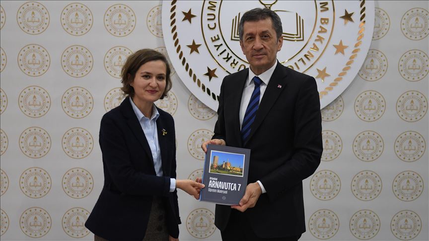 Ministrja e Arsimit e Shqipërisë takohet me homologun nga Turqia