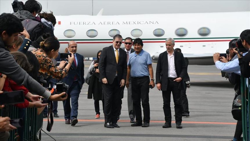 Evo Morales fue recibido en México por el secretario de Exteriores, Marcelo Ebrard