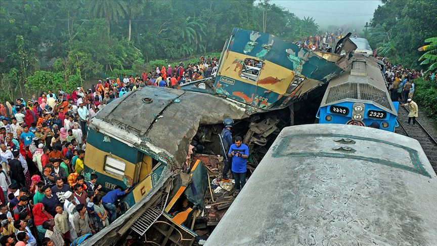 Bangladeş'te tren kazası: 15 ölü
