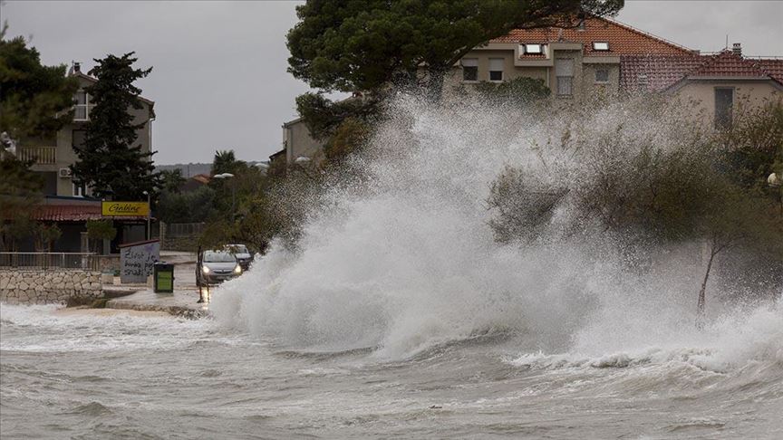 Hrvatska: Olujno nevrijeme poharalo Dalmaciju 