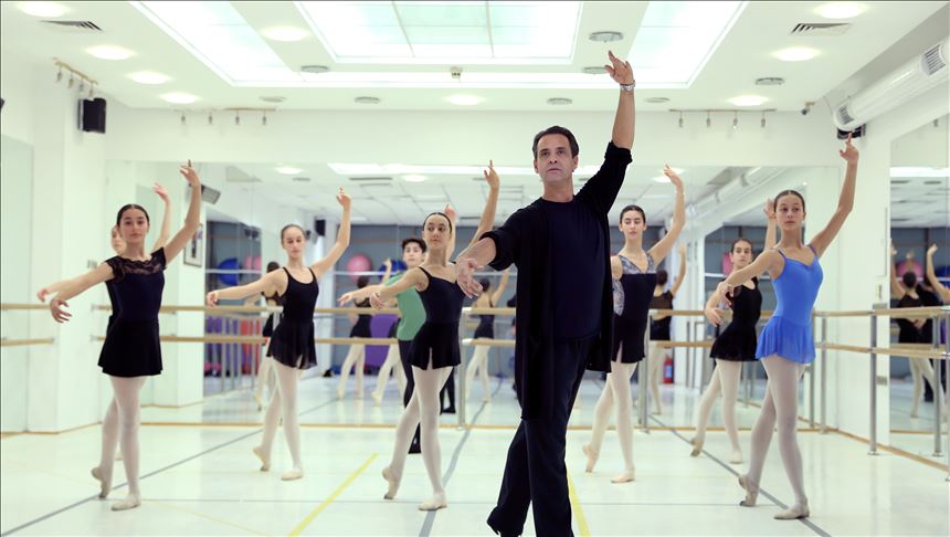 Un ballet turc va former des jeunes danseurs en France