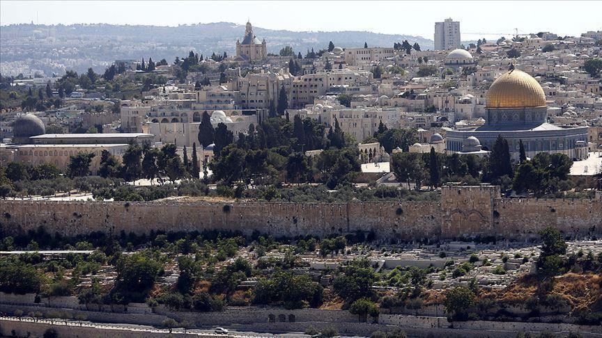 Scores of Jewish settlers storm Al-Aqsa amid tension