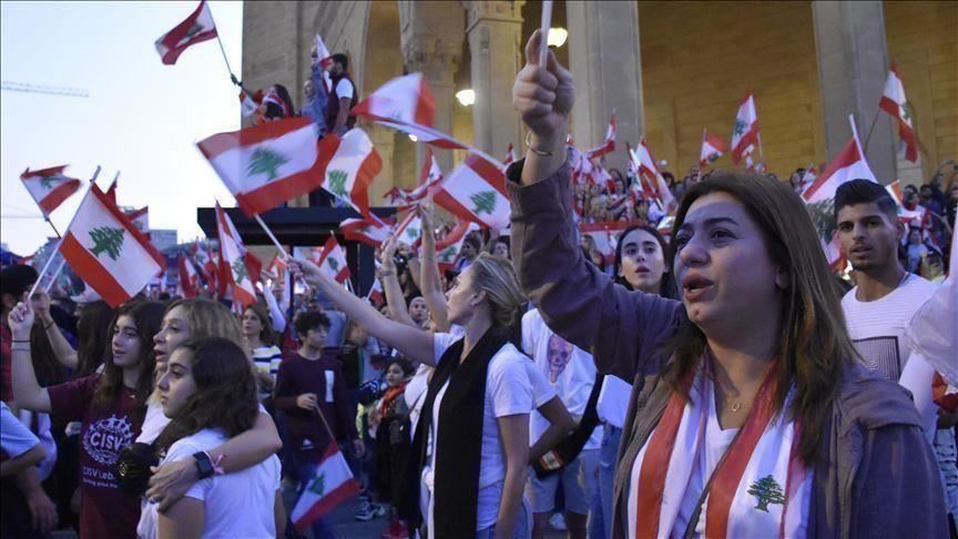 رغم بوادر الانفراج السياسي.. احتجاجات لبنان تتواصل