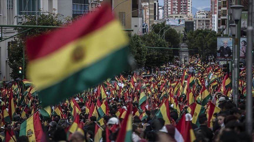 Bolivia ndërpret lidhjet diplomatike me Venezuelan