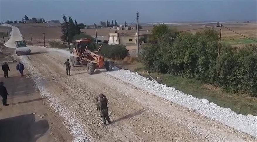 Турција ги обновува патиштата во северна Сирија