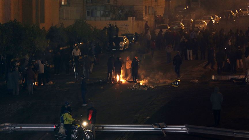 الداخلية الإيرانية: سنتخذ الإجراءات اللازمة إذا استمرت المظاهرات