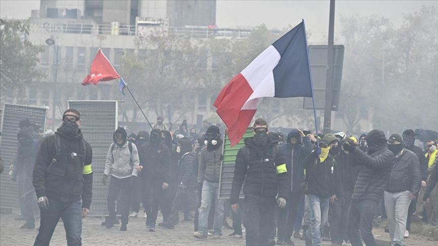 France : premier anniversaire des Gilets jaunes, 124 arrestations à Paris