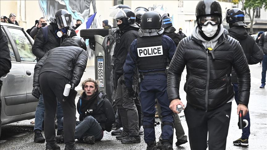 France arrests 250+ in Yellow Vest protests anniversary