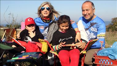 Kadın off-road pilotunu eşi ve çocukları yalnız bırakmıyor