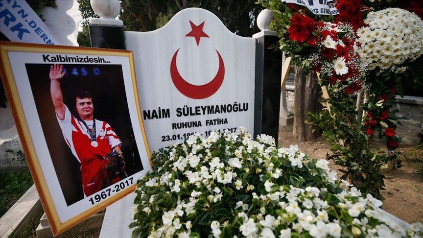 'Cep herkülü' lakaplı Naim Süleymanoğlu kimdir?