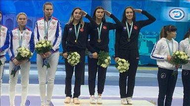 Escrime : l’équipe féminine junior remporte l’or aux championnats du monde
