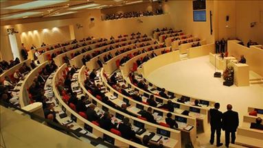 Парламент Грузии не смог начать работу из-за действий митингующих
